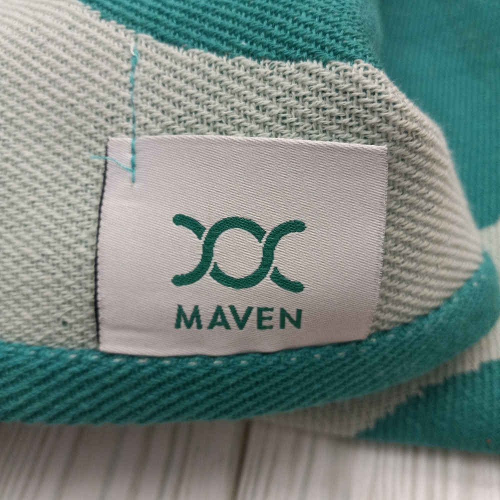 Maven Retro Mod Polka Dot Picnic Throw Blanket - Picture 5 of 6